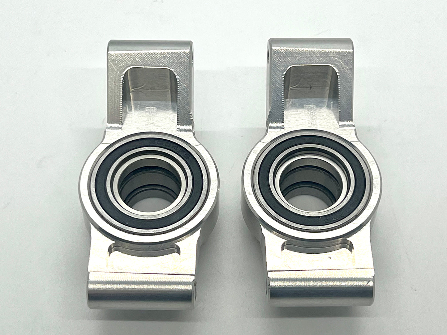 VITAVON CNC ALUMINUM 7075 redesigned Rear Hub Carrier for X-MAXX and XRT SILVER