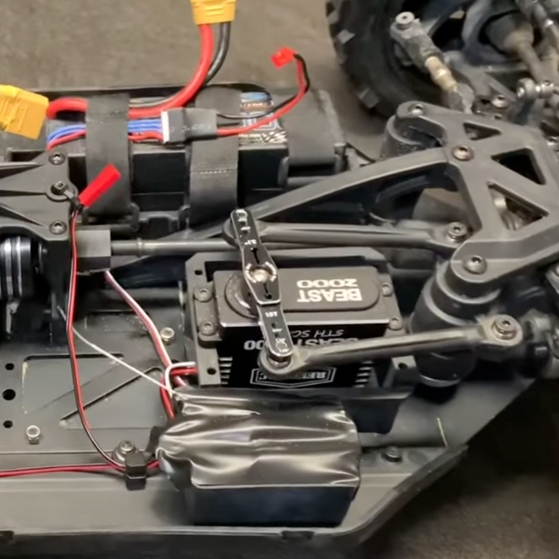 How to install a Beast 2000 in a Losi DBXL