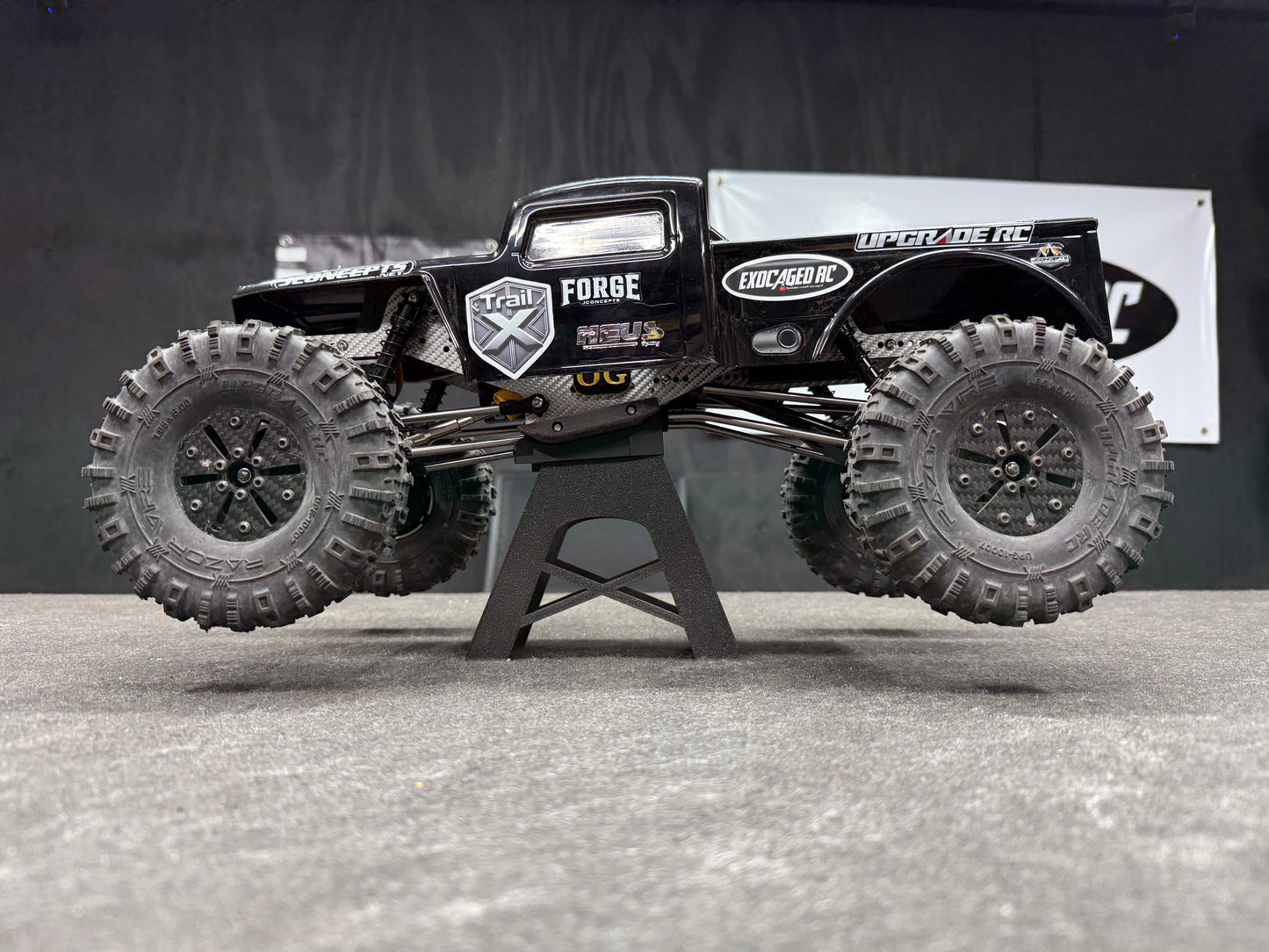 TRAIL X Stand WITH BASE