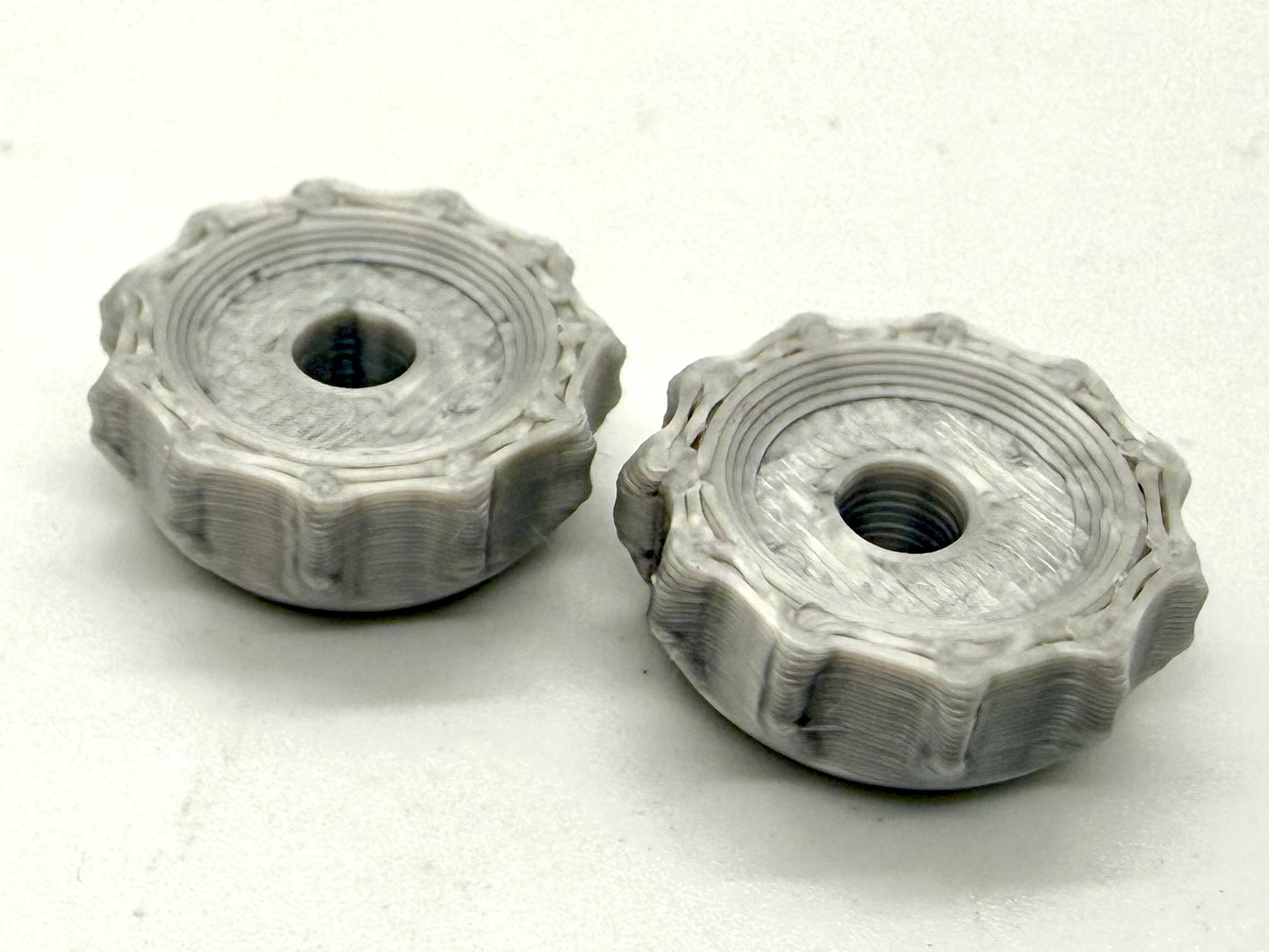 Thumb nuts for 4mm studded body mounts