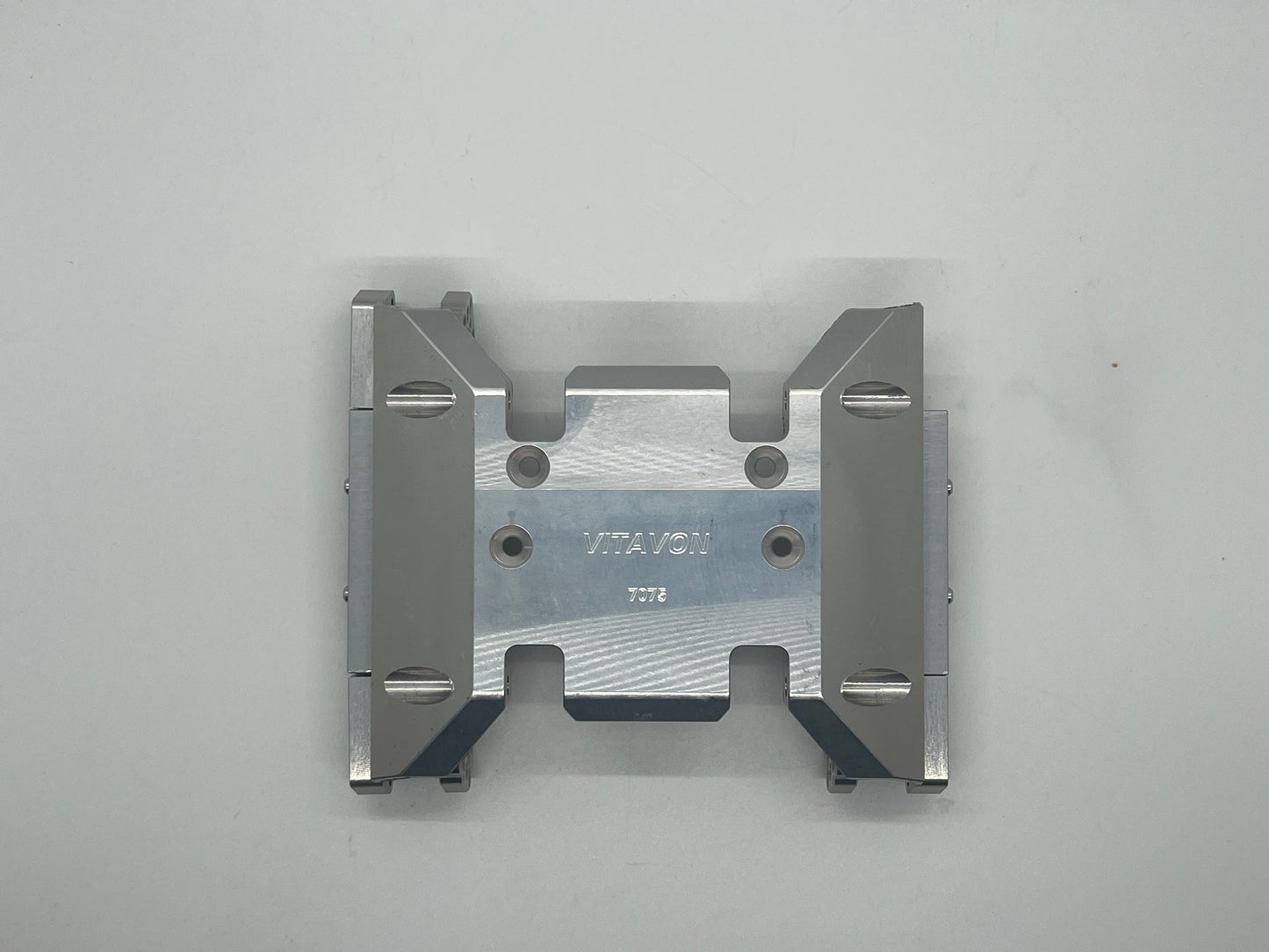 VITAVON CNC Aluminum Skid Plate with Link Mounts for Axial SCX6 1/6 silver